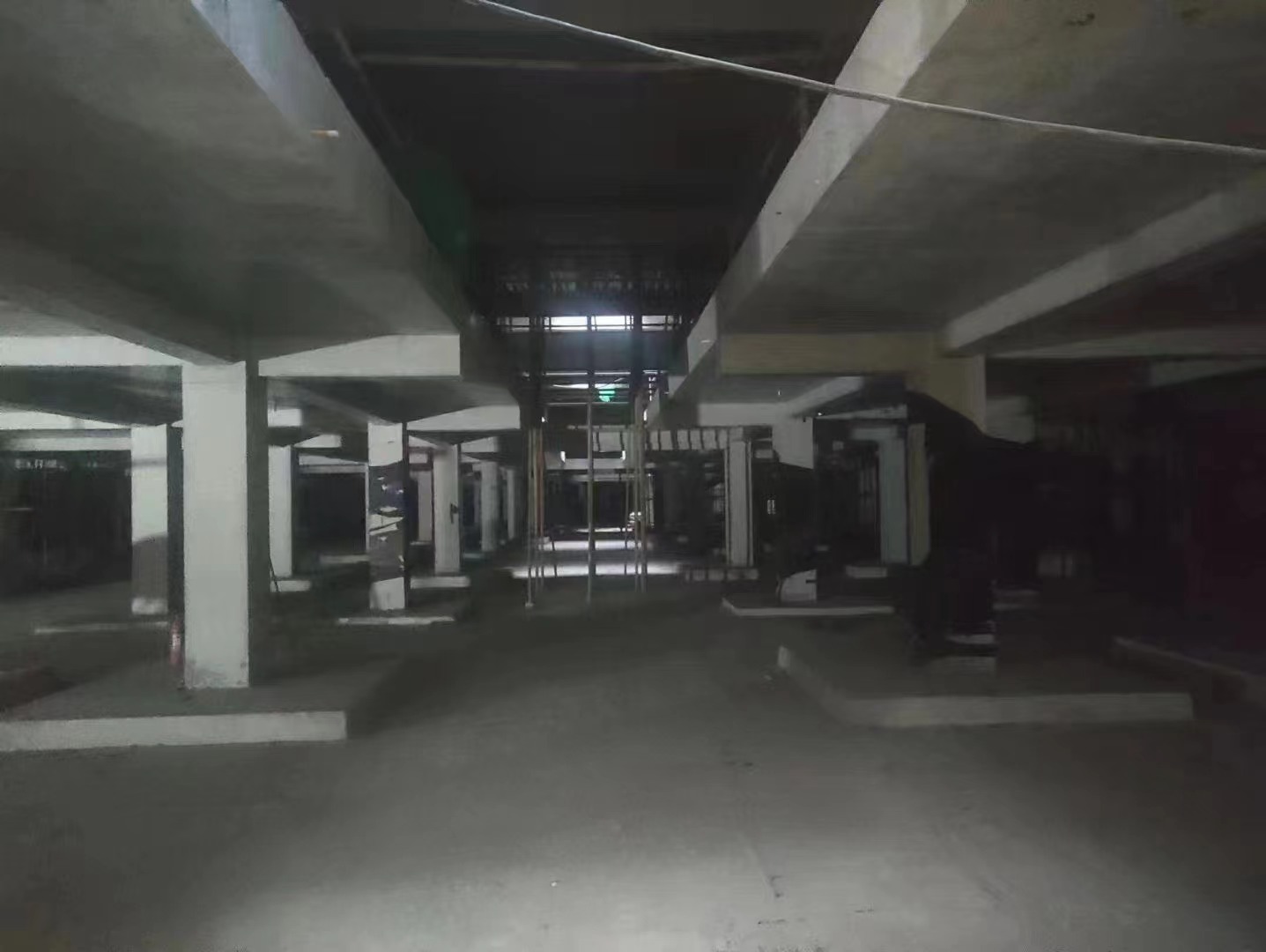新疆山东又一个上海博普LOFT车库拔地而起